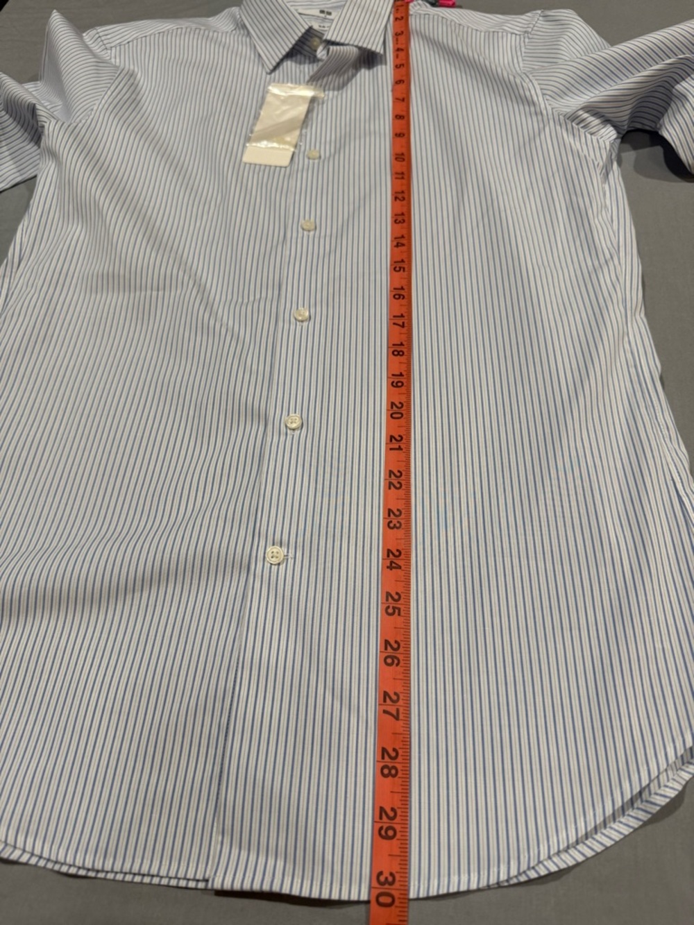 Uniqlo Men’s Light Blue and White Pinstripe Dress Shirt Small - Picture 12 of 13